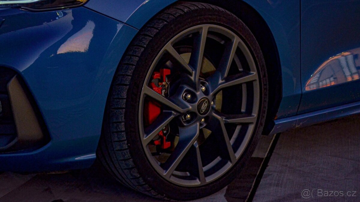 Ford Focus ST 2.3 - 9