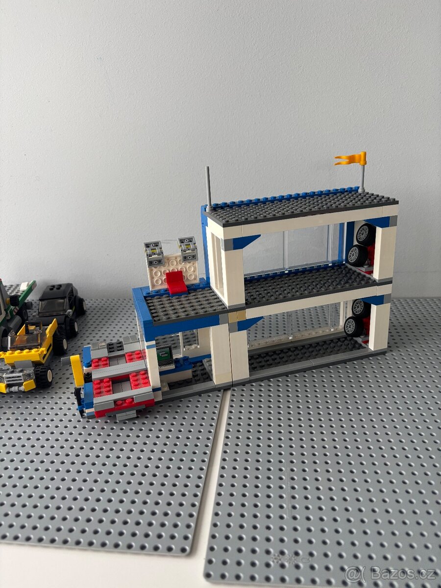 lego city 60097 - 9