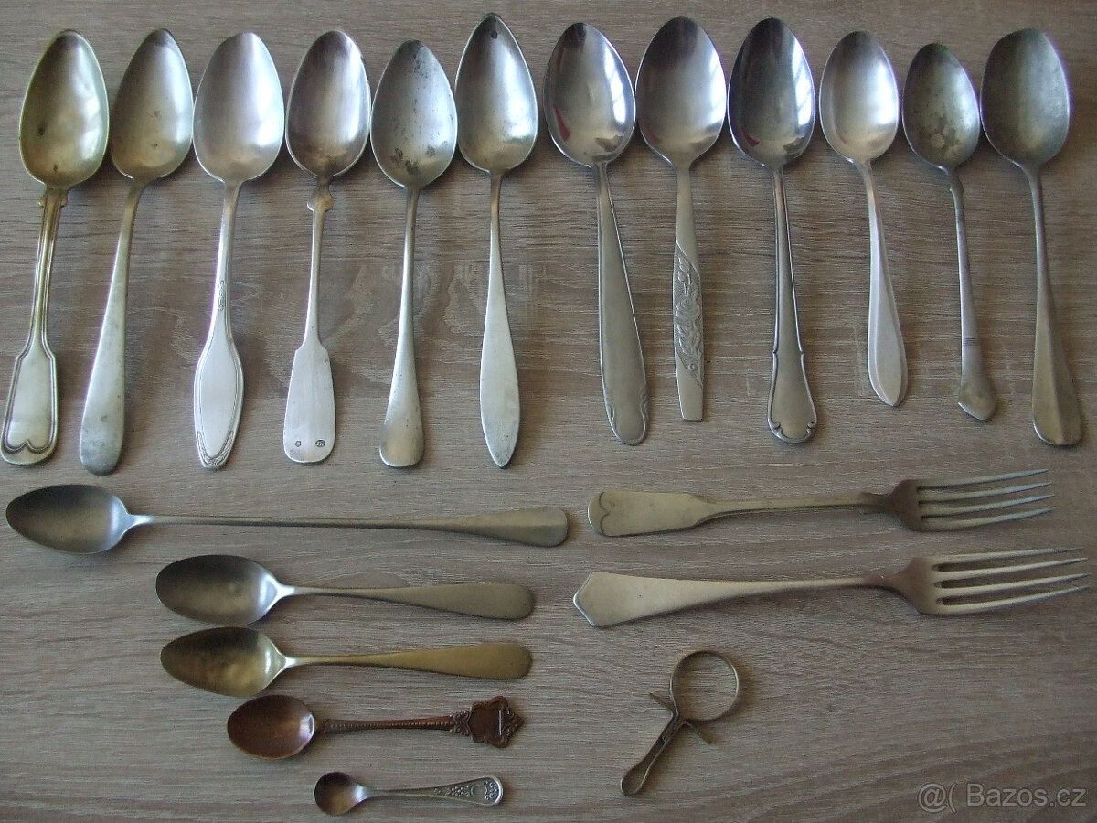 Kameninové nádoby, lžíce, vidličky, svícen, madonka a jiné - 9