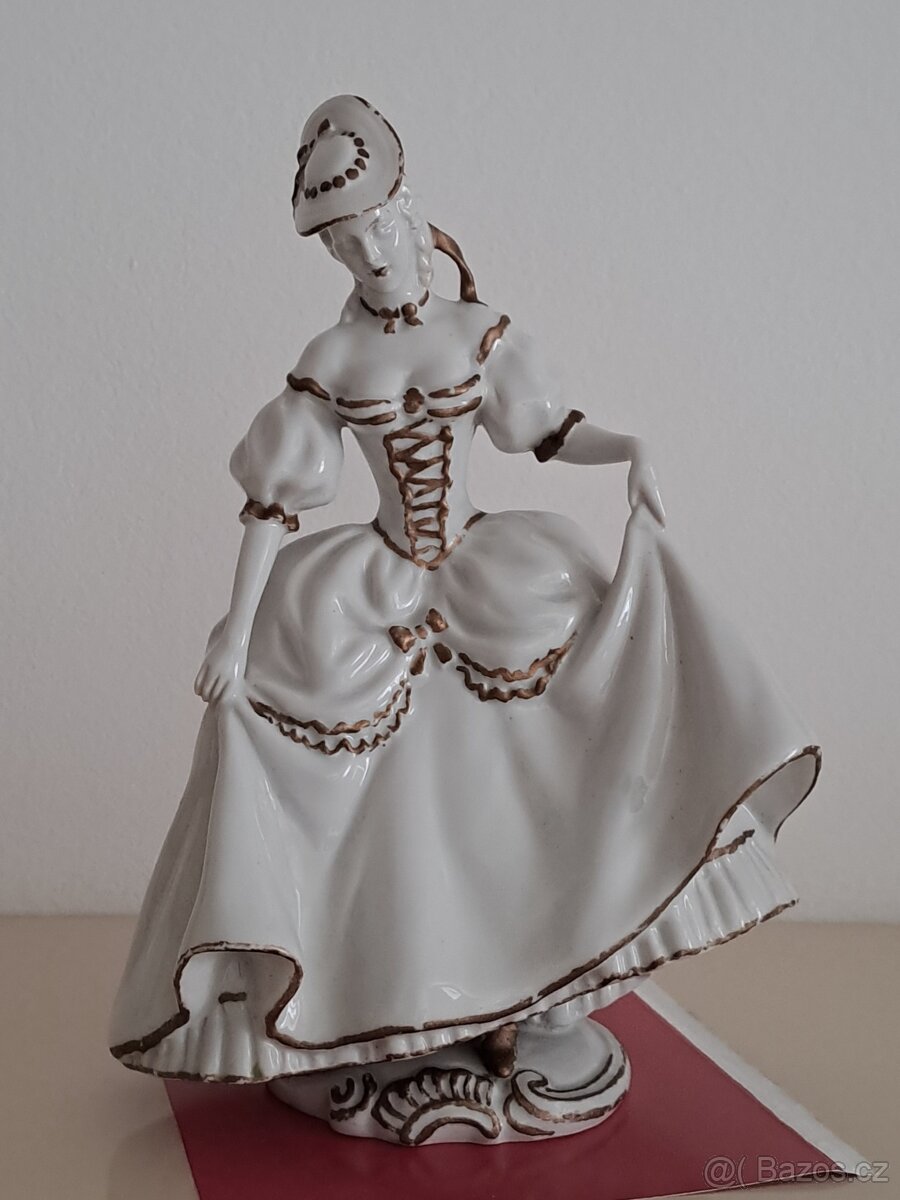 Royal Dux -Isis. - 9