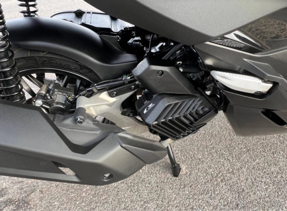 Prodám HONDA FORZA 125 ABS - 9