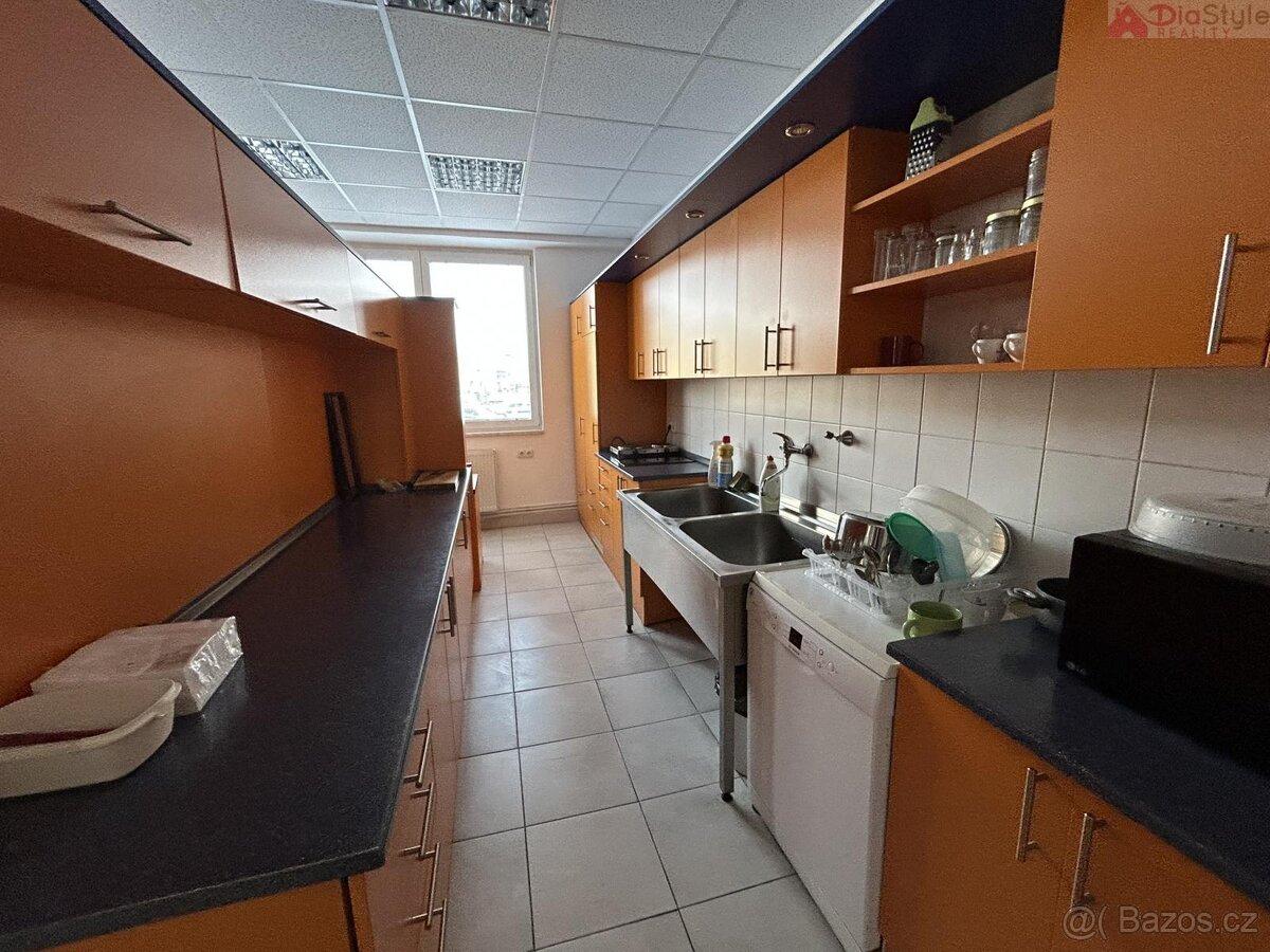 Pronájem kanceláře Valašské Meziříčí - 9