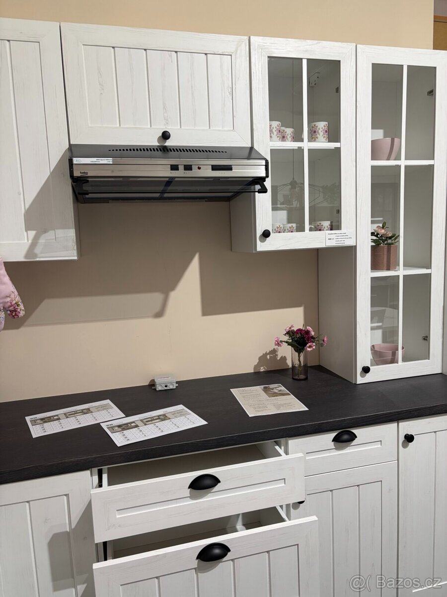 Moderní Provence kuchyně JULIÁNA - 9