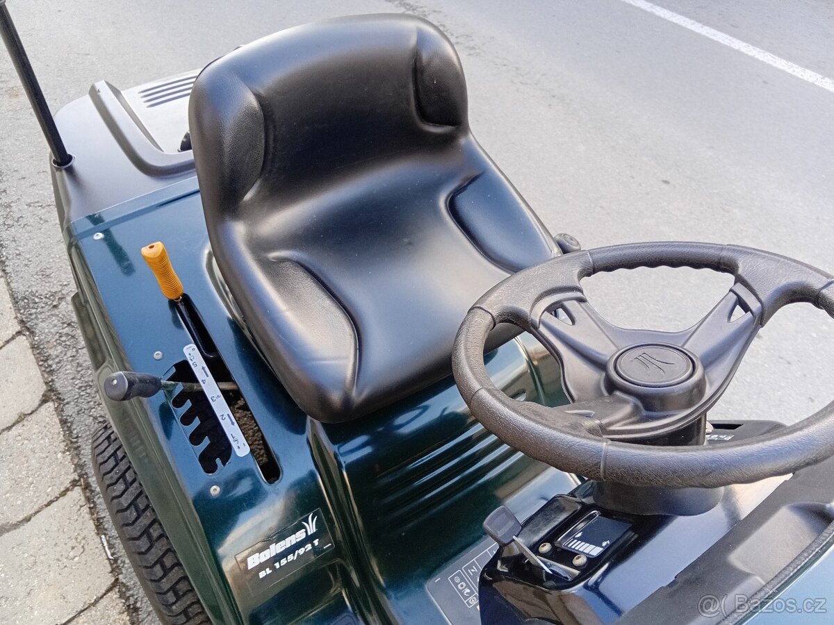 Prodám zahradní traktor MTD Bolens 15.5Hp - 9