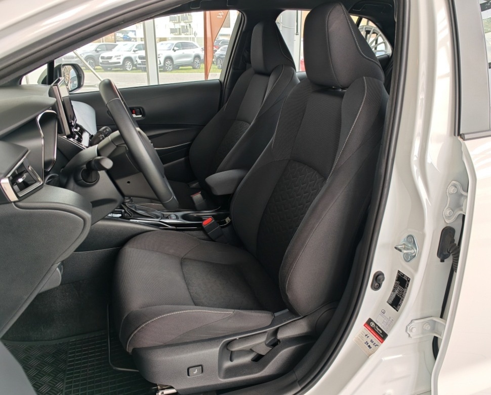 Toyota Corolla 1.8 hybrid - 9