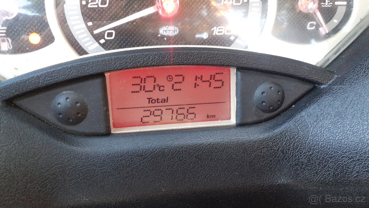 Yamaha X-Max 125 - 9