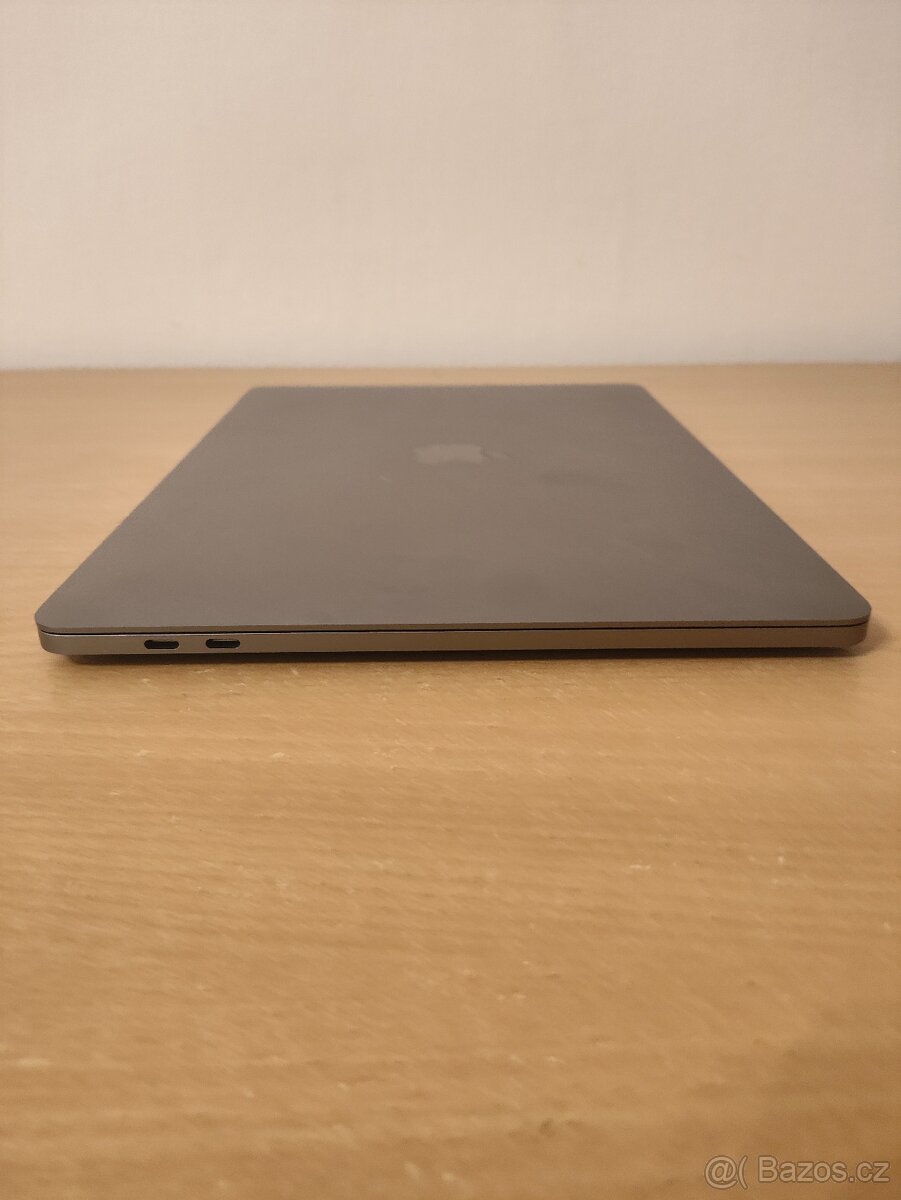 Apple MacBook Pro 13 2017 – i5 | 8GB | 256GB - 9