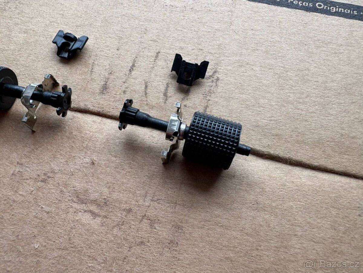 ROLOVACI KOLECKA NA MULTIFUNKCNI VOLANT - 9