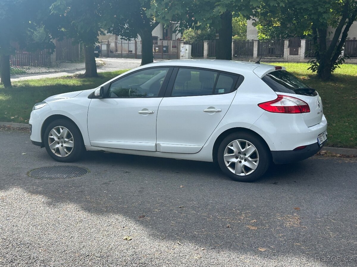 Renault Mégane 1.6 74kw r.v.2013 ČR 1maj, po servisu 40000kc - 9