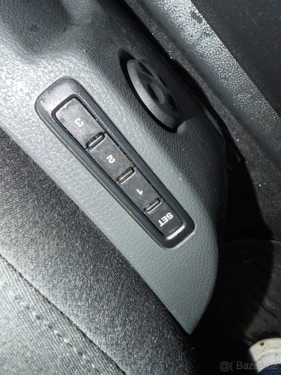 Škoda Superb 2.0 TDI Combi AUTOMAT 2010 NOVÁ STK - 9