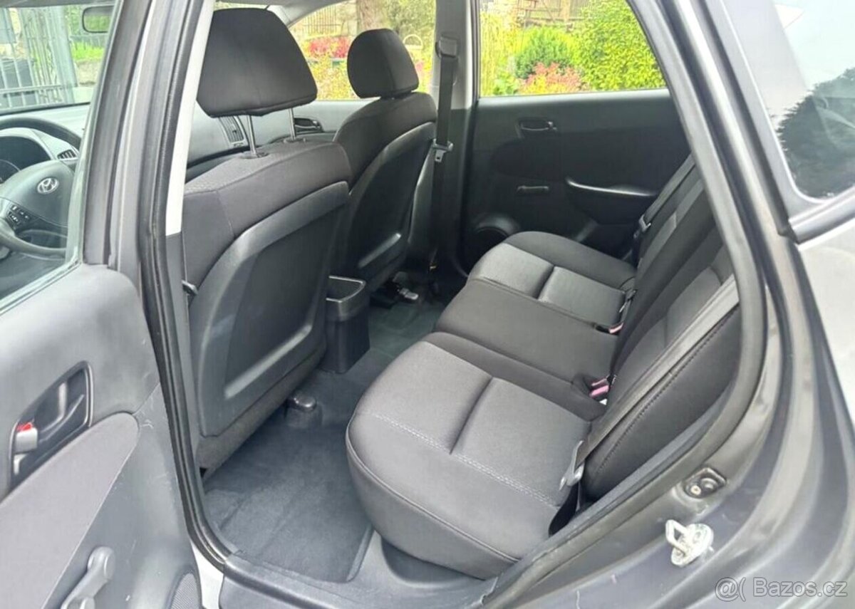 Hyundai i30, 1,6 CW CRDi klima sada kol - 9