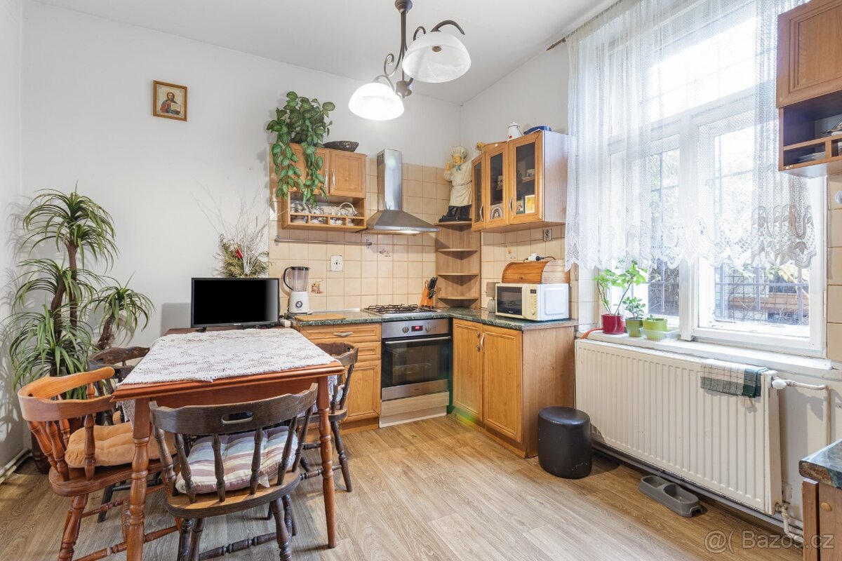 Prodej vícegeneračního domu Měšice u Prahy - 9