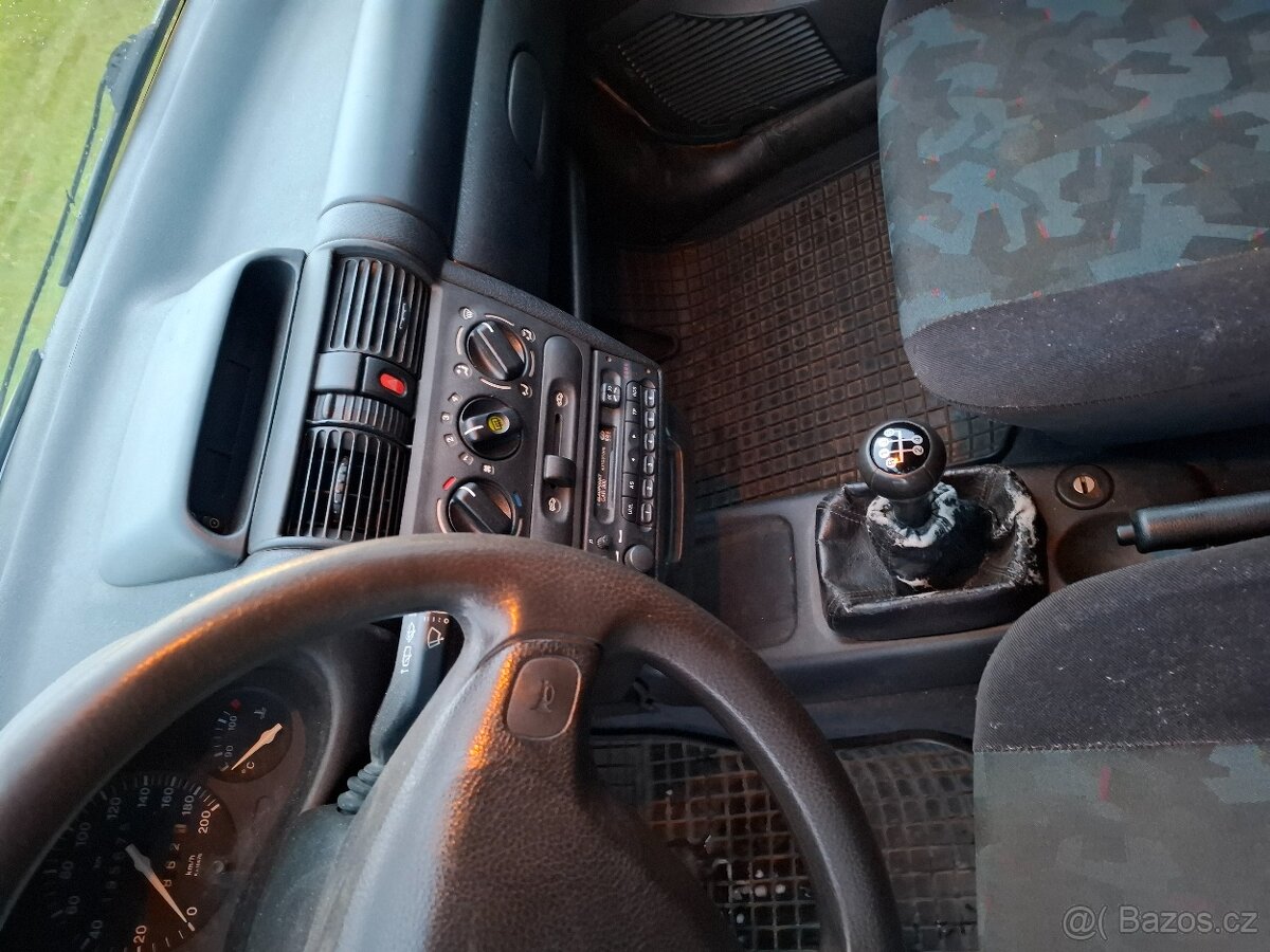 Opel Corsa 1.2i Model 2001 - 9