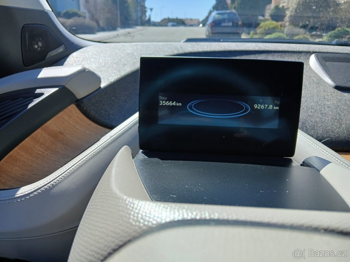 BMW I3, servis RENOCAR, 2015, dojezd 190km, 38 tkm - 9