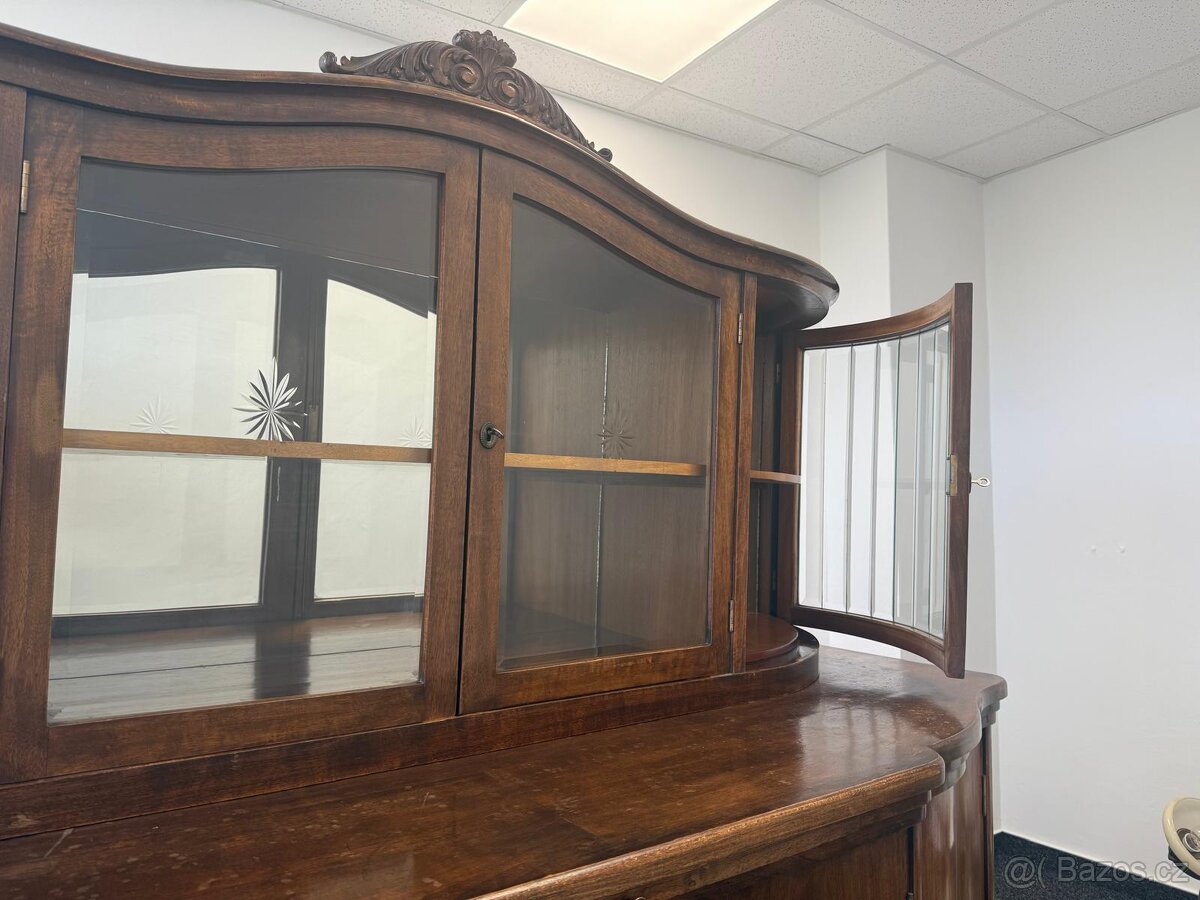 Starožitná komoda s vitrínou - 9