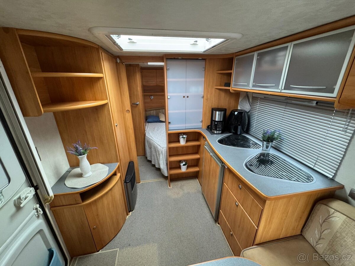 Adria Adora 512UP -předstan - 9