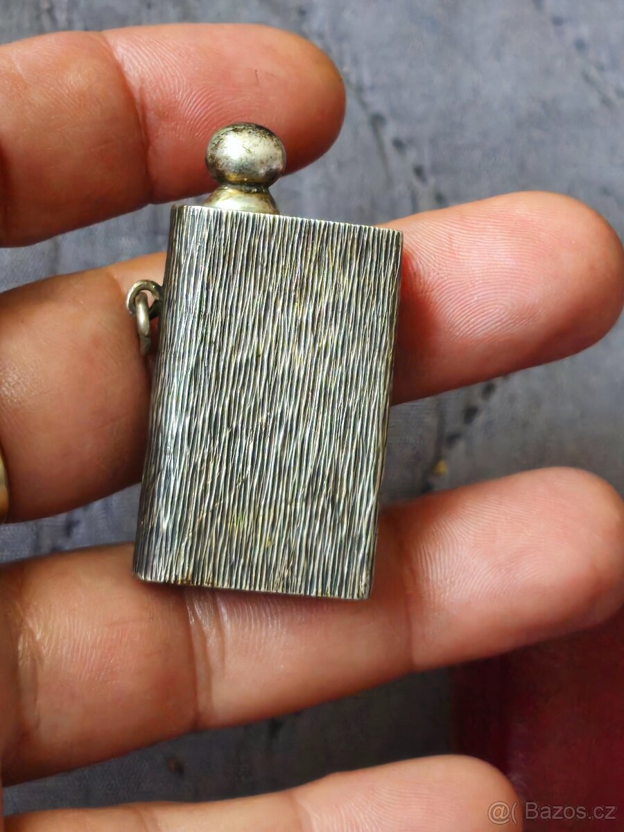 Staré kuřácké potřeby. - 9