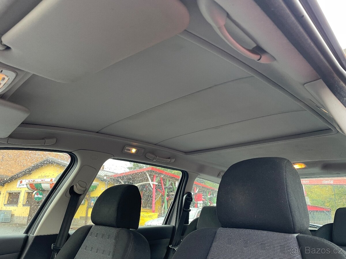 Peugeot 307 SW 2.0 HDi 2003, tažné, panorama, 7 místné,zimní - 9