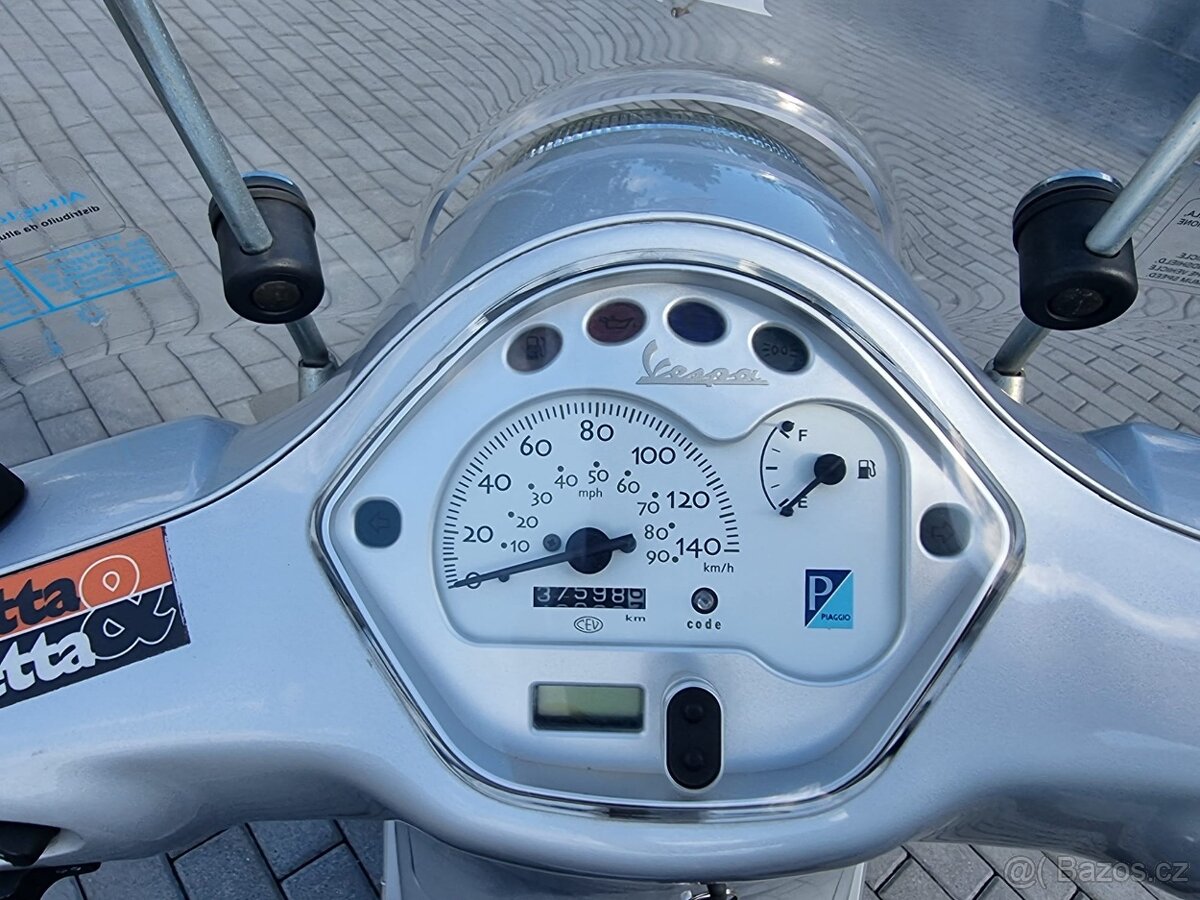 Piaggio Vespa 150 - 9