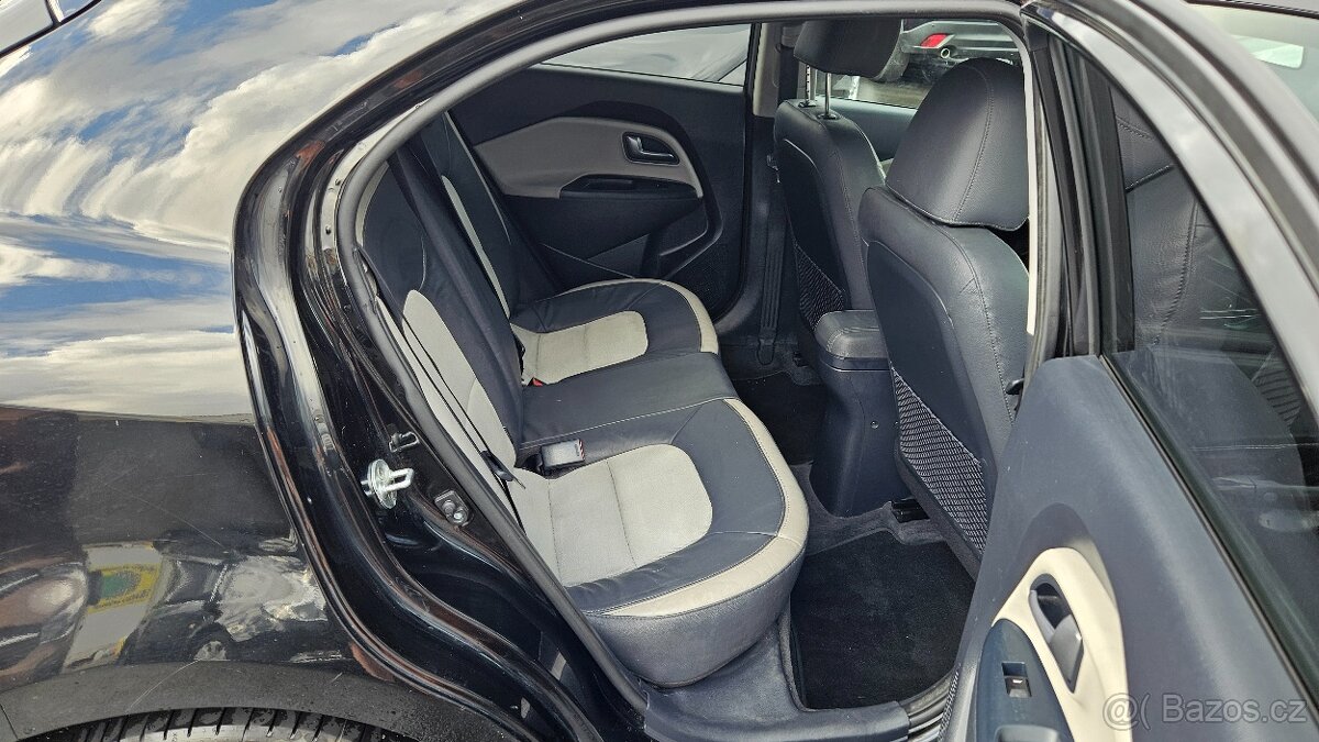 Kia Rio 1,4 CRDi - 9