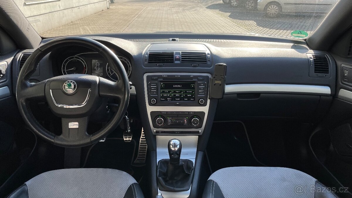 ŠKODA OCTAVIA 2.0TSI RS XENONY - 9