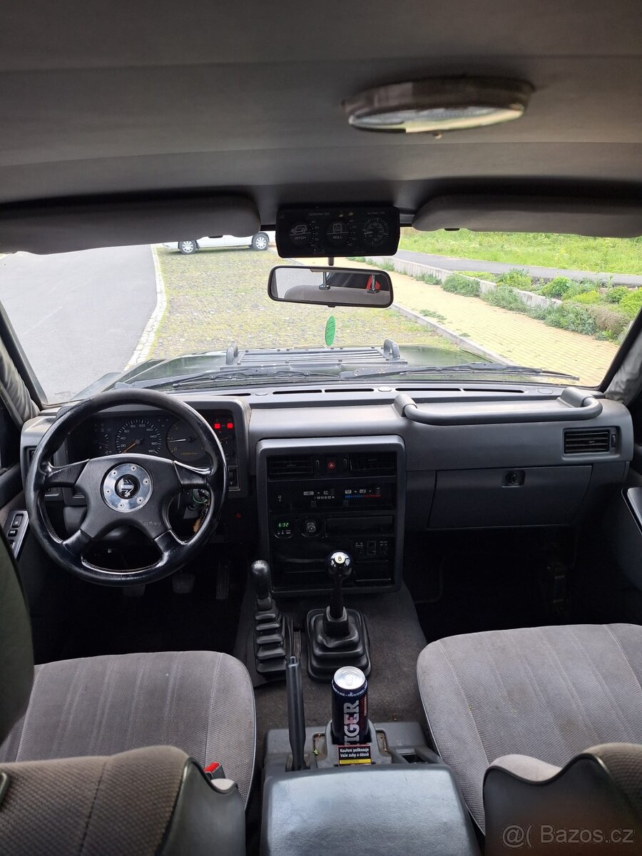 Nissan Patrol GR Y60 2.8 GR - 9