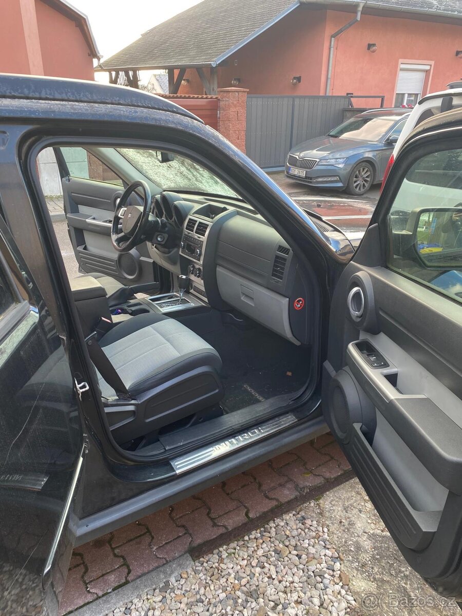 Dodge Nitro, DOGE NITRO 2.8 CRD AWD - 9