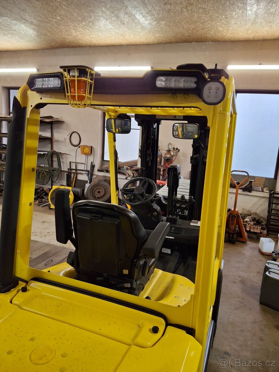 Vysokozdvižný vozík Hyster 2,5 tuny - 9