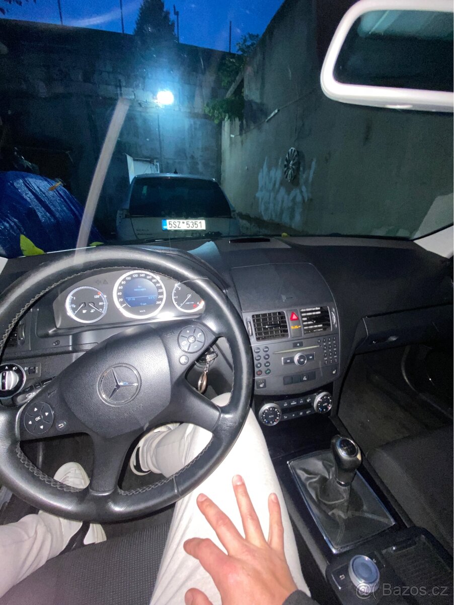 Mercedes c220 na díly - 9
