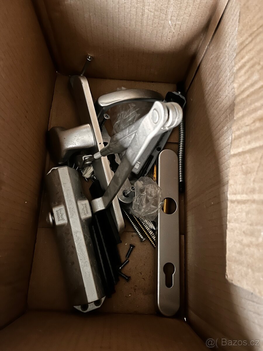 DVOJE VELIKÉ VCHODOVÉ HLINÍKOVÉ DVEŘE 150x260-PLZEŇ - 9