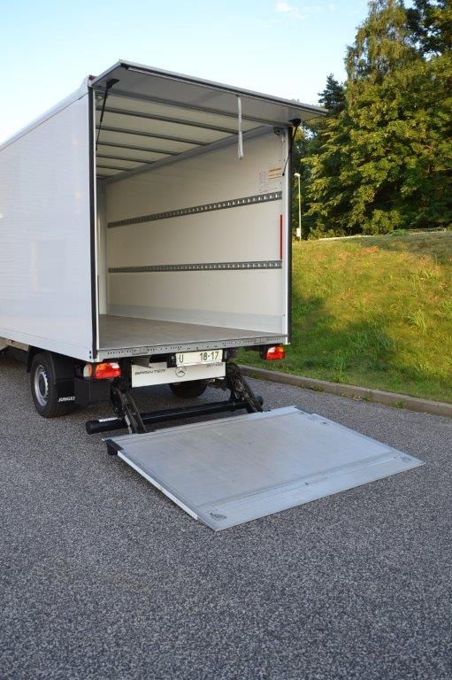 Mercedes-Benz Sprinter 317 hydr. čelo velká výbava - 9