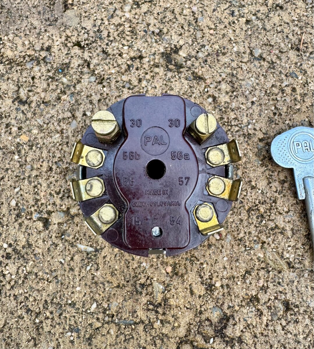 Jawa CZ kyvacka, CZ - spínací skřínka PAL - 9