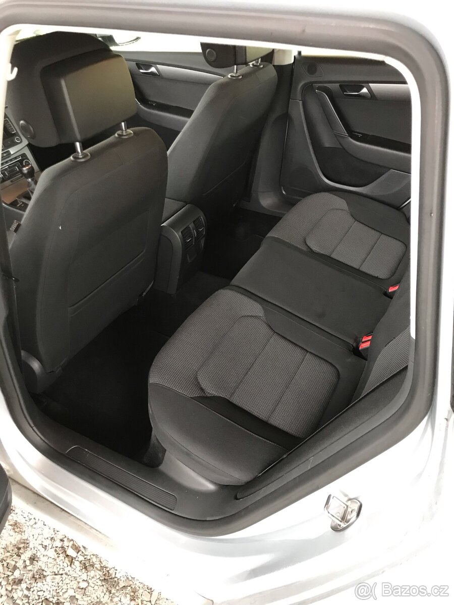 VW Passat B7 Variant 2.0tdi - 9