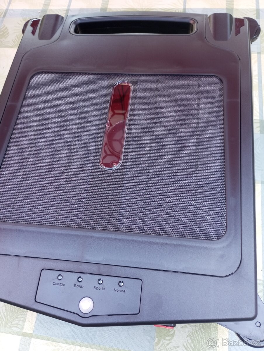 solární bazénový hladinový sběrač, skimmer robot - 9