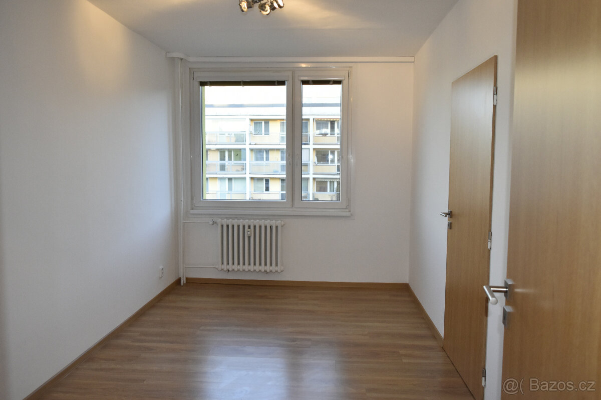 Náchod - pronáme bytu 3+1 s lodžií - 9