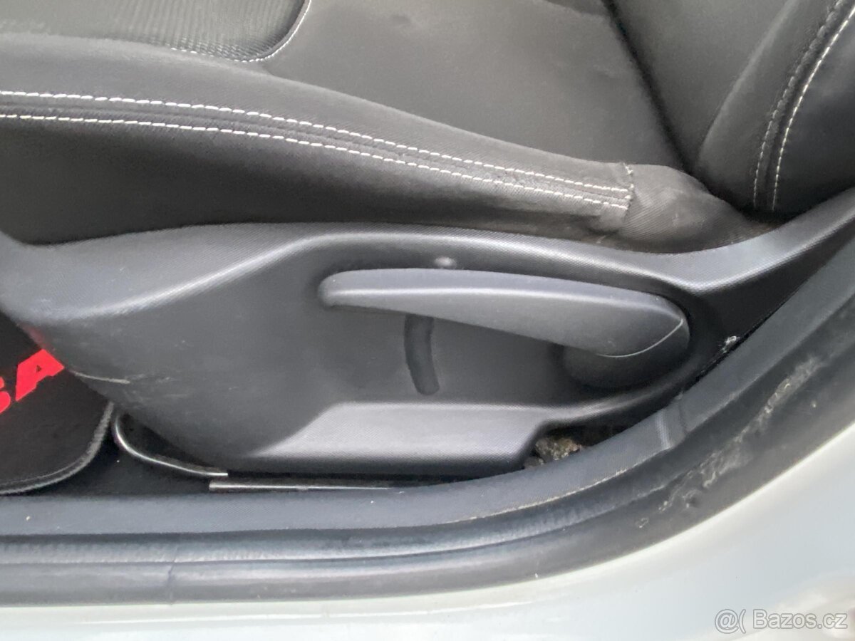 Renault Clio 1.5dCi , 55 kW nafta, 2015 - 9