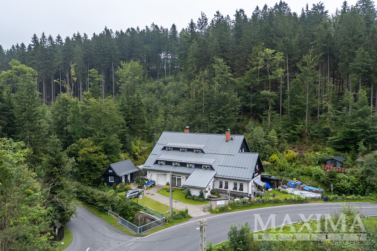 Dům 6 a více o ploše 647 m2 - Desná, Desná III - 9