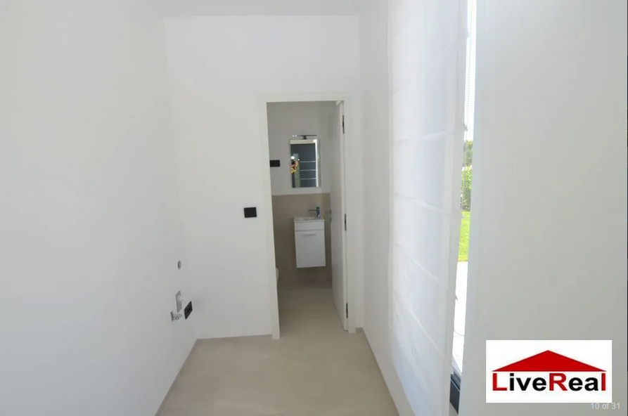 SUKOŠAN, VILA NA PLÁŽI S BAZÉNOM - 9