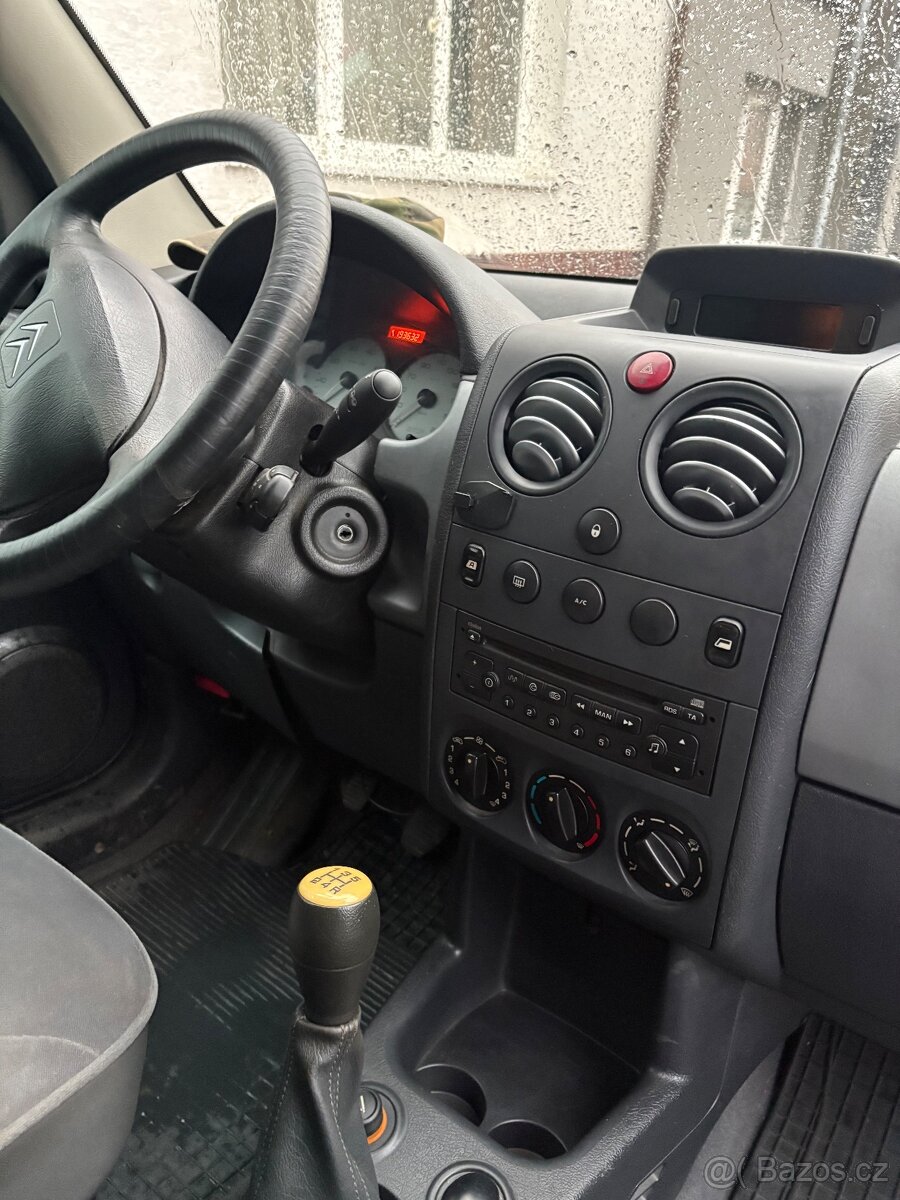 CITROËN BERLINGO 1.6 i 16V BENZÍN – KLIMA, TAŽNÉ - 9