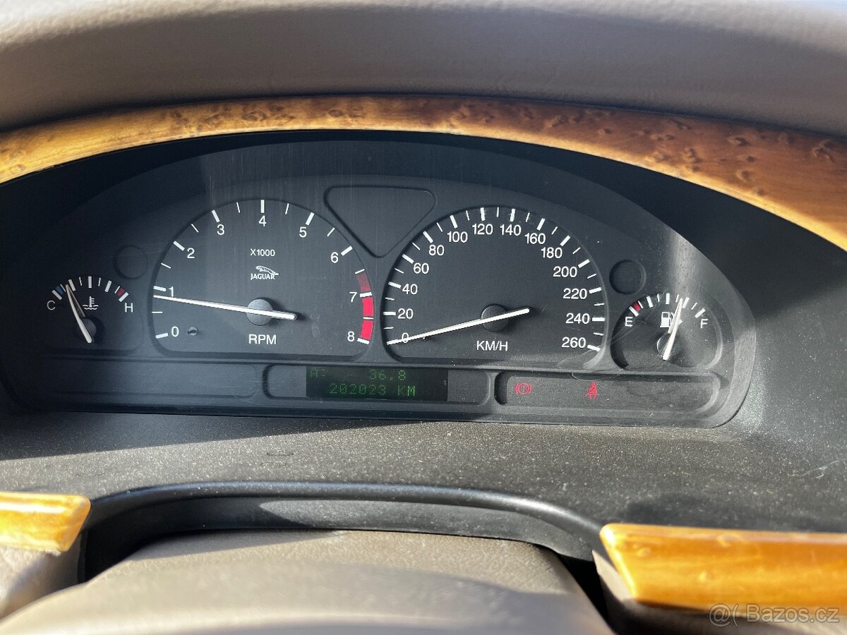 Jaguar S-type 3.0i V6 manuál - 9