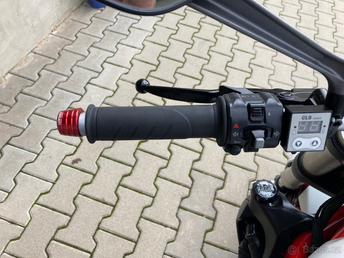 Ducati Monster 821 - 9