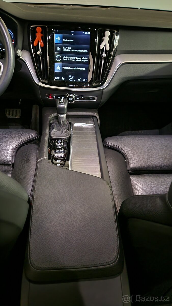 Laktova opierka pre Volvo V90/V60 - 9