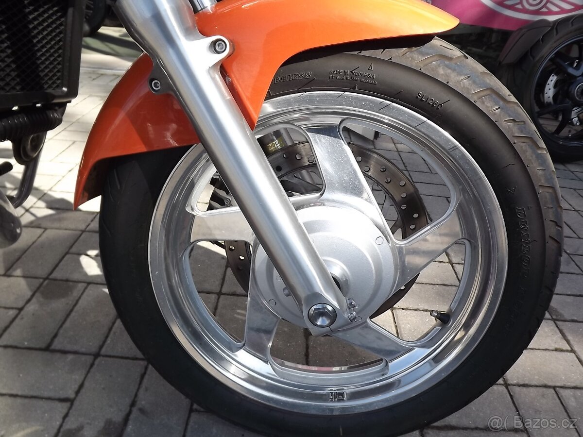 Honda VF 750C Magna - 9