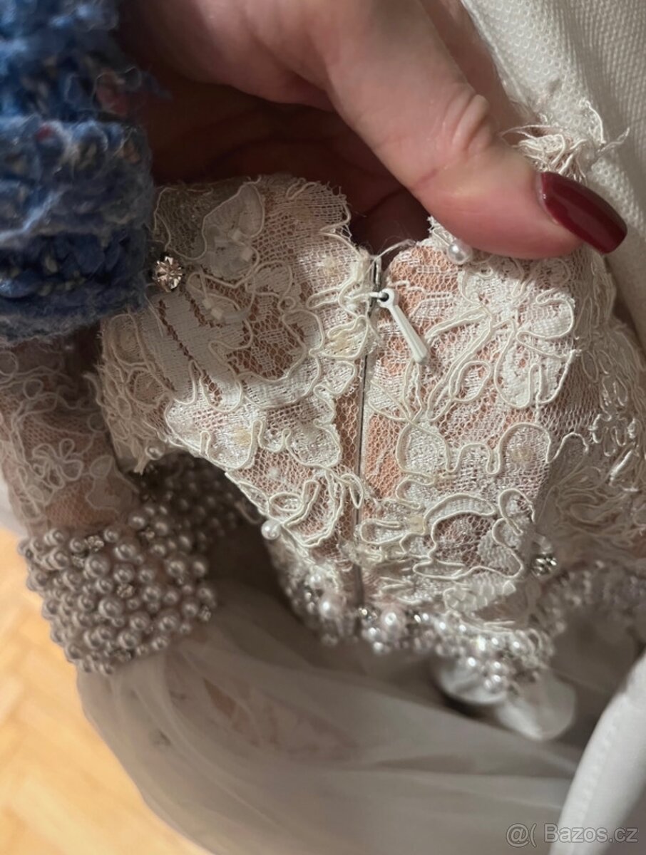 Svatební šaty značky Madonna - 9