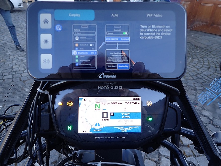 MOTO GUZZI V 85 TT - 9