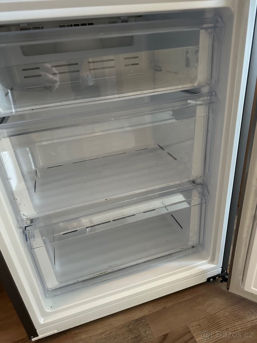 Lednička s mrazničkou Samsung - 9