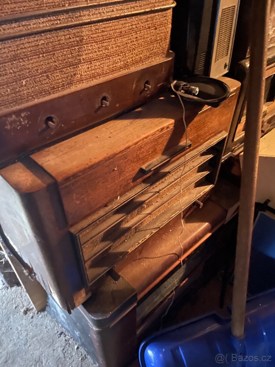 Rádia, magnetofony, gramofony - 9