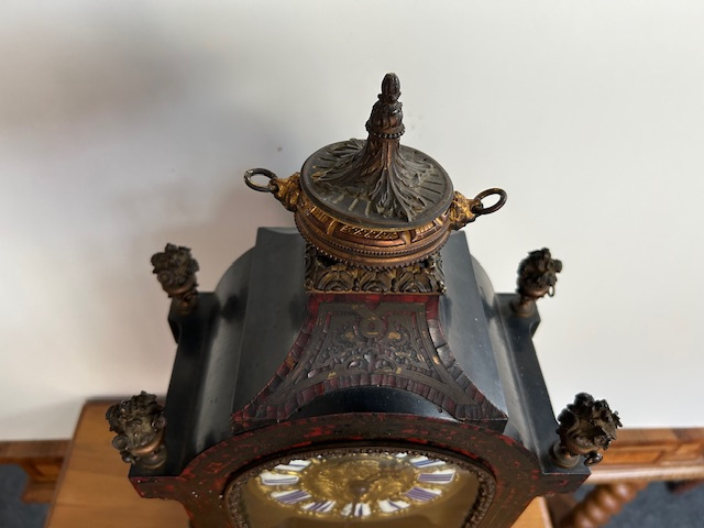 Stolní hodiny bule. - 9