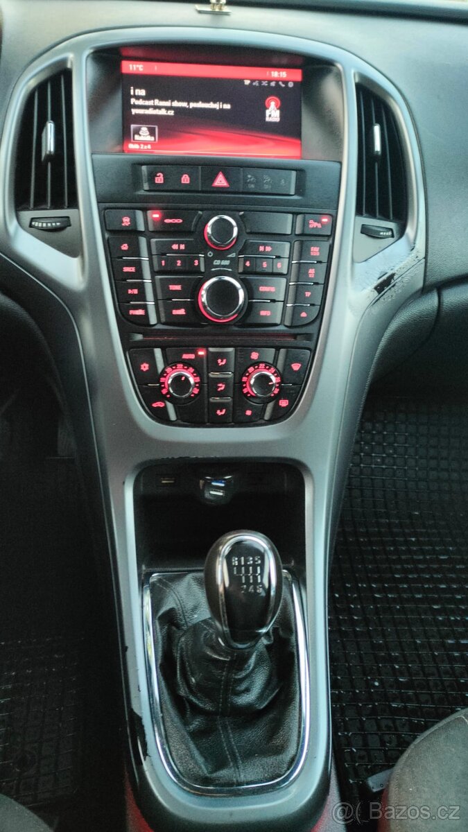 Opel Astra J sport tourer 2014 - 9