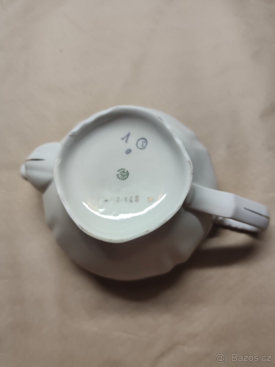 Sklo a porcelán - 9